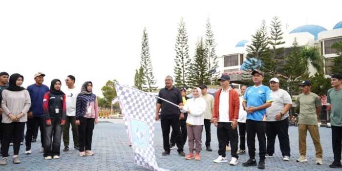 aksi-jalan-sehat-asn-tanah-bumbu-3-1024x682