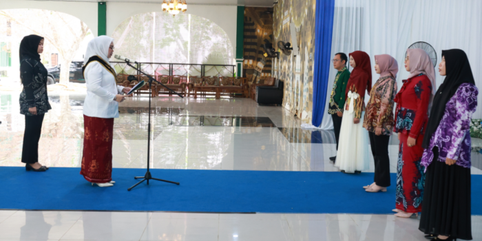 Pengukuhan-Duta-Baca-Tanah-Bumbu-1-1024x565